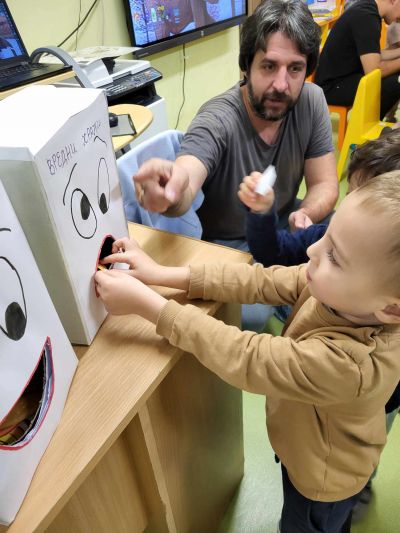 Играя и готвя с татко - група "Ябълка" 8