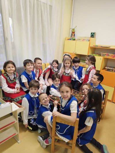 Национални символи. Бългаската шевица. 13